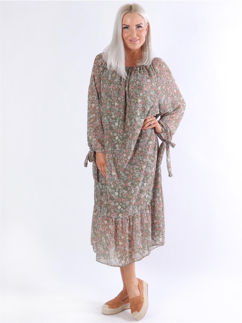 Gigi - Lång klänning med blommönster i chiffong